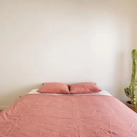 דירה Modern 1-bed With Big Balcony Near Beaches