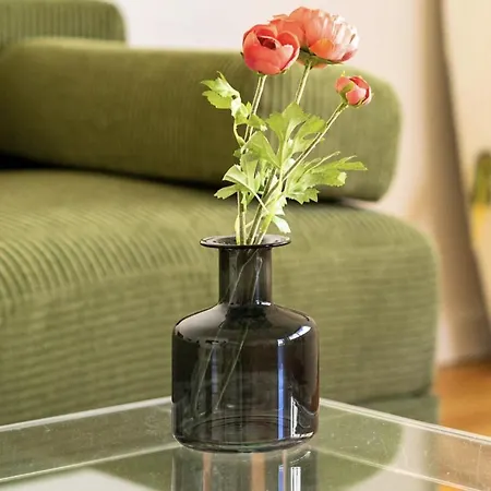 Modern 1-bed With Big Balcony Near Beaches דירה