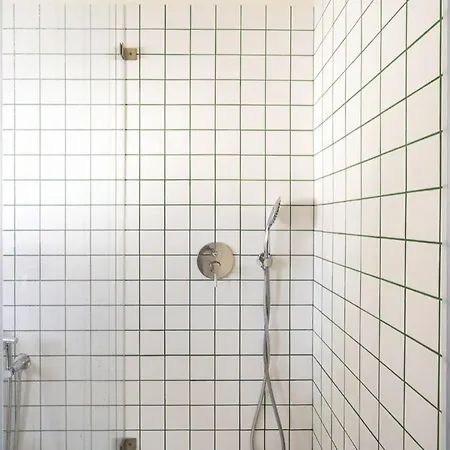 Modern 1-bed With Big Balcony Near Beaches Appartement