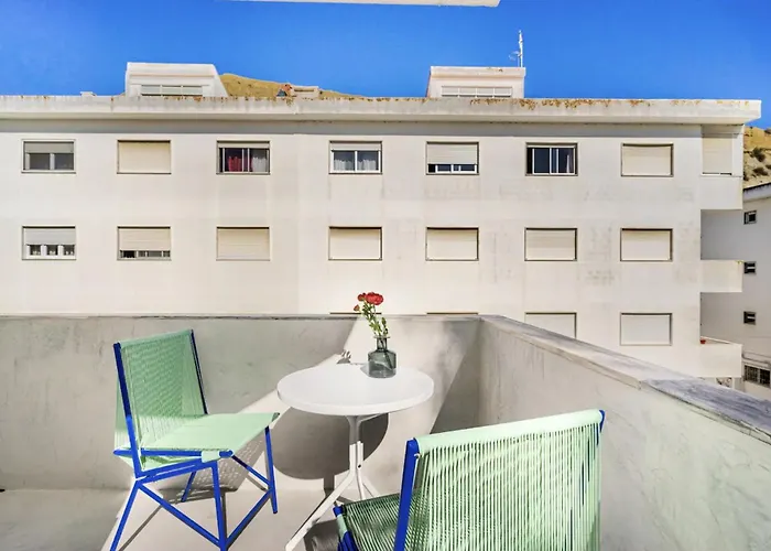 Appartamento Modern 1-bed With Big Balcony Near Beaches *