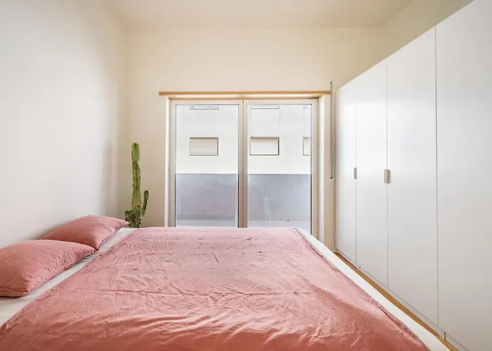 Appartamento Modern 1-bed With Big Balcony Near Beaches *