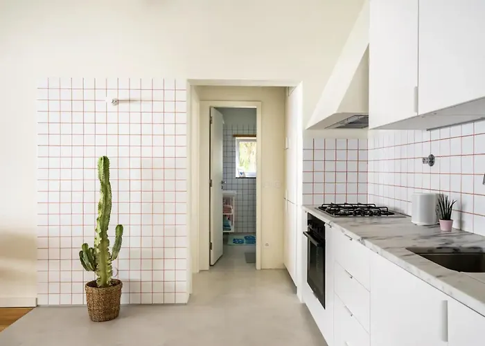 Modern 1-bed With Big Balcony Near Beaches Costa da Caparica